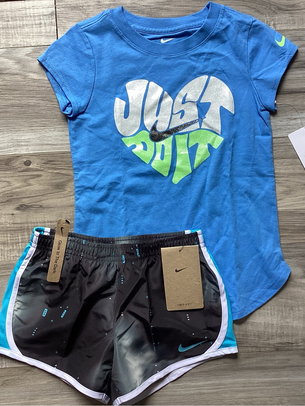 Girls Nike shorts outfit size 5(NWT) ~PRICE IS FIRM, NO OFFERS~